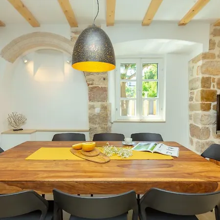 Hedera Estate, Hedera Iv * Ντουμπρόβνικ