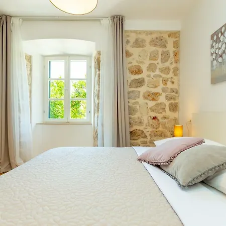 Hedera Estate, Hedera Iv Ντουμπρόβνικ