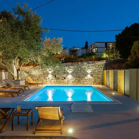 Hedera Estate, Hedera Iv Ντουμπρόβνικ