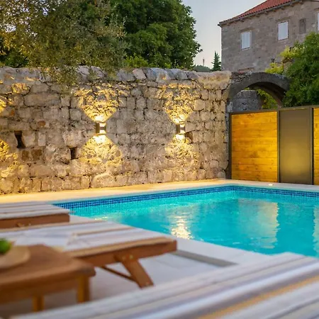 Hedera Estate, Hedera Iv Ντουμπρόβνικ