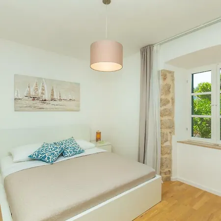 Hedera Estate, Hedera Iv Villa