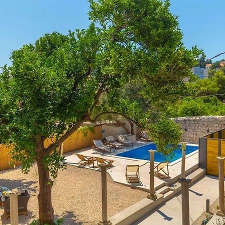 Hedera Estate, Hedera Iv * 두브로브니크