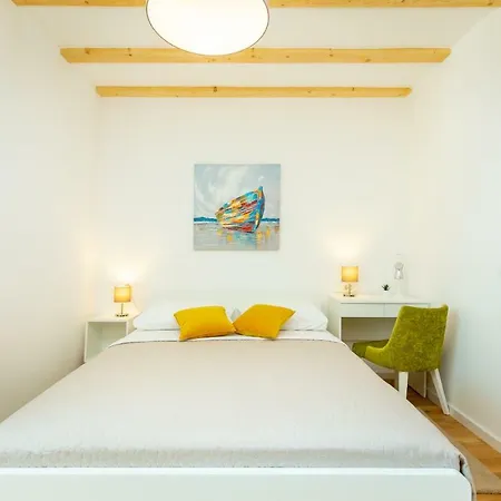 Hedera Estate, Hedera Iv *