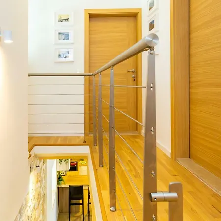 Hedera Estate, Hedera Iv *