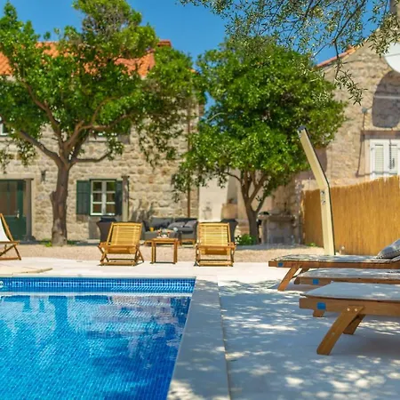 Hedera Estate, Hedera Iv וילה