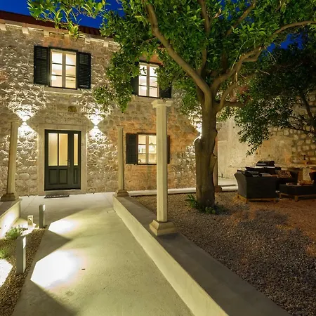 Hedera Estate, Hedera Iv *