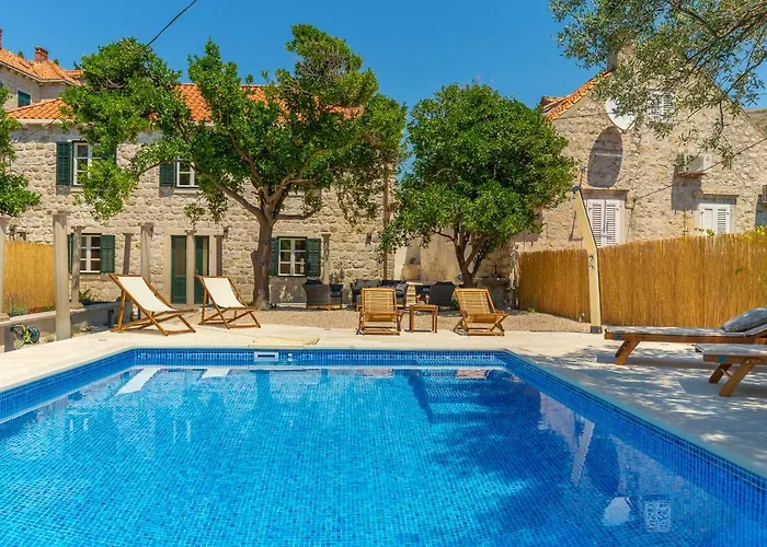 Hedera Estate, Hedera Iv *