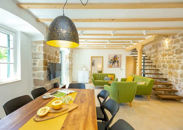 Hedera Estate, Hedera Iv