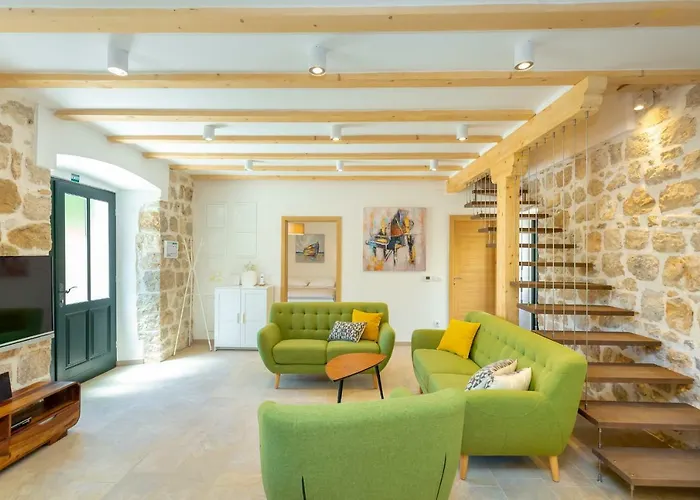 Hedera Estate, Hedera Iv *