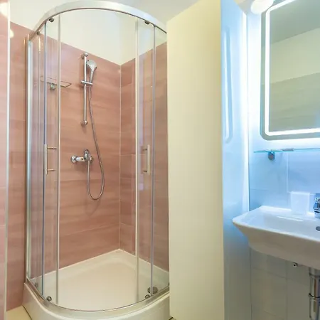 Hedera Estate, Hedera Iv * Ragusa