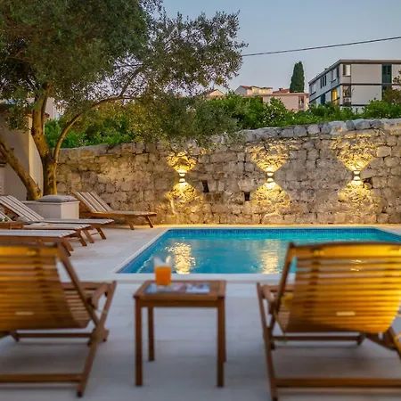 Hedera Estate, Hedera Iv *