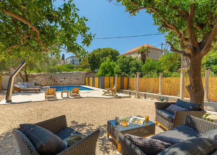 Hedera Estate, Hedera Iv Villa *
