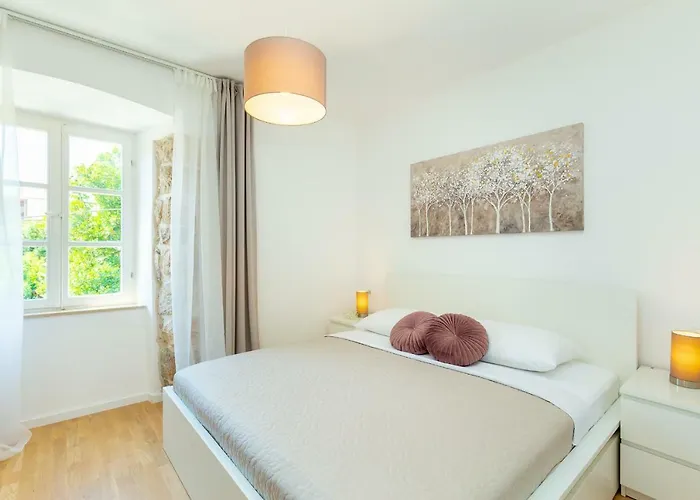 Hedera Estate, Hedera Iv Vila