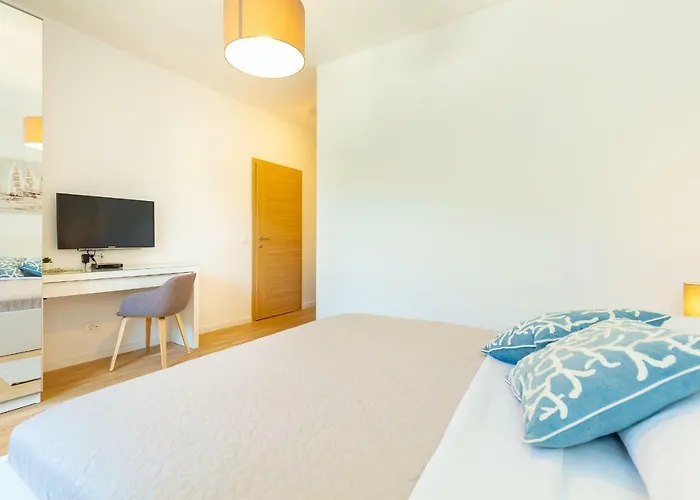 Hedera Estate, Hedera Iv *