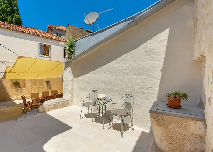 Vila Hedera Estate, Hedera Iv