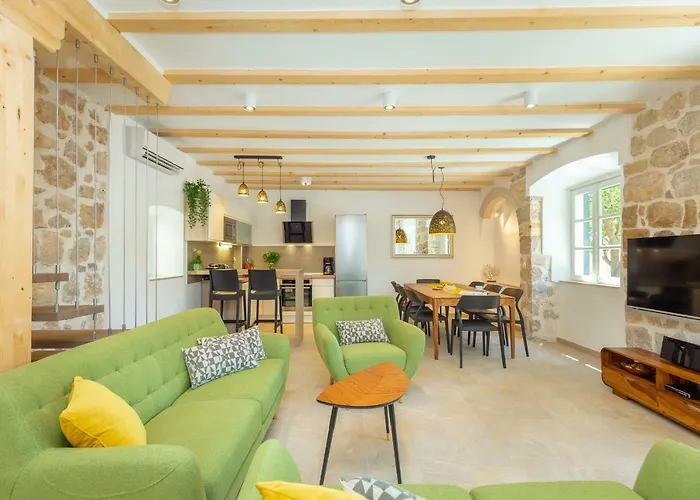 Hedera Estate, Hedera Iv Vila