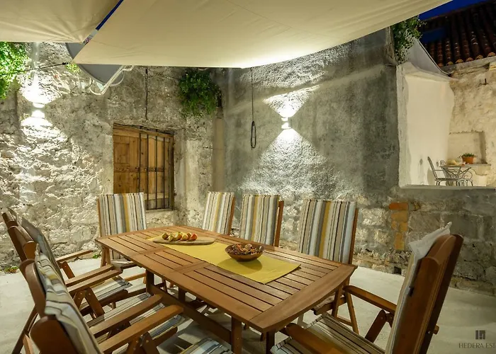 Hedera Estate, Hedera Iv Vila